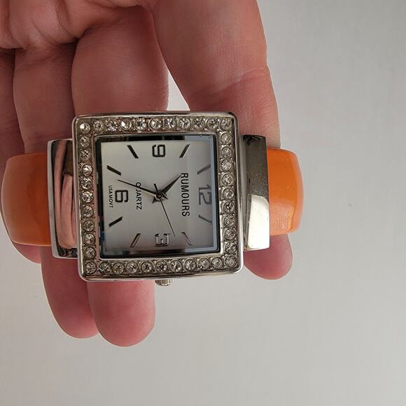 Vintage Watches Retro Orange Cuff Bracelet Watch Bold Chrome Case Unisex Style - Picture 7 of 10